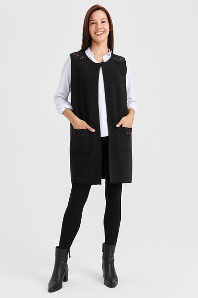 Desen Triko Women's Crew Neck Shoulder and Pocket Felt Embroidered Wool Vest Black