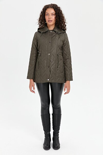 Desen Triko Kadın Kapüşonlu Beli Bağcıklı Kısa Kapitone Mont Haki