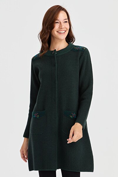 Desen Triko Kadın Dik Yaka Omzu ve Cebi İşlemeli Uzun Yün Kaban Yeşil