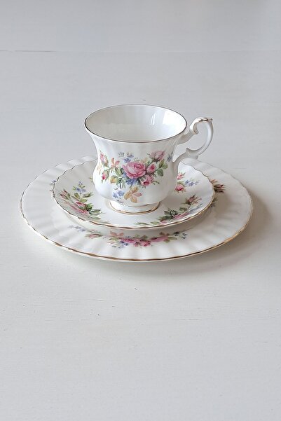 Royal Albert فنجان قهوة عتيق مزدوج الحجم بنقشة الورد والطحلب، 3 قطع