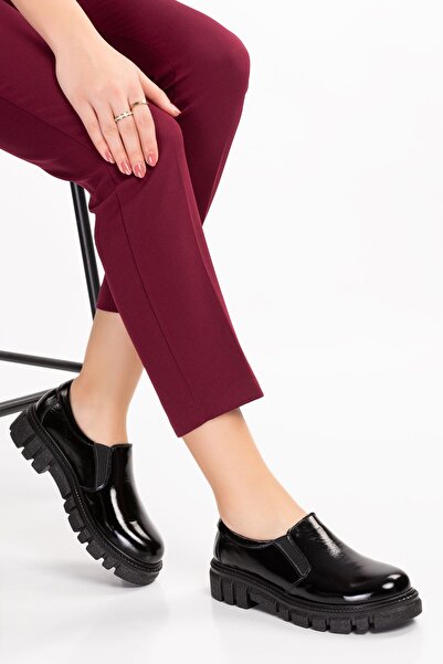 Dağlı Kadın Siyah Rugan Hakiki Deri Casual Ayakkabı