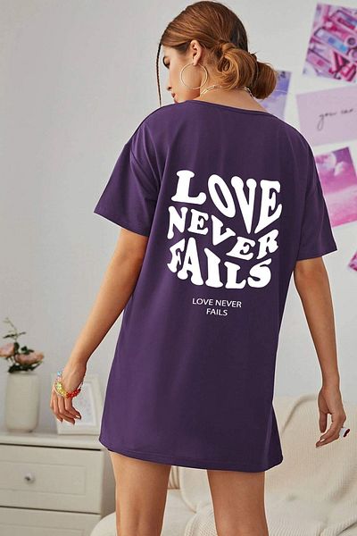 uyguntarz Unisex-T-Shirt mit Aufdruck „Love Never Fails“.
