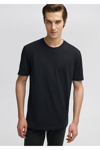 Mavi Μαύρο μπλουζάκι Basic Regular Fit / Normal Cut 0610251-900
