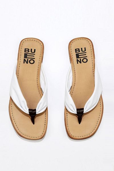 Bueno Shoes Flip-flops din piele albă pentru femei - 01wu3400