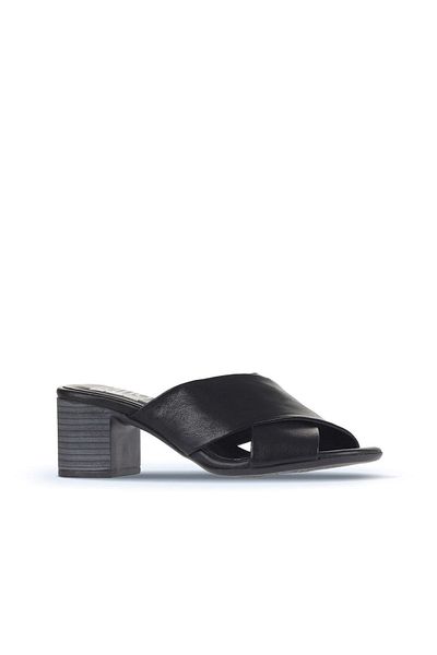 Bueno Shoes Γυναικείες μαύρες δερμάτινες παντόφλες με τακούνι - 01wa2809