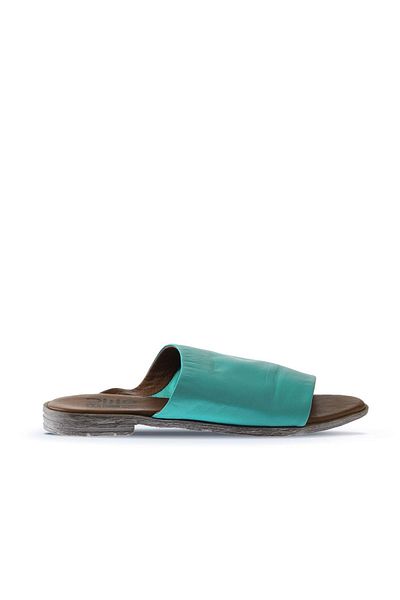 Bueno Shoes Πράσινες Δερμάτινες Γυναικείες Παντόφλες - Flat Design 01wq2009
