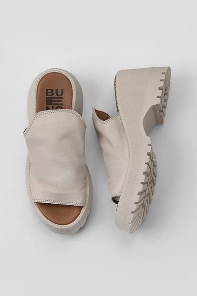 Bueno Shoes Γυναικείες δερμάτινες παντόφλες με τακούνι Wedge Cream - 01wy12606