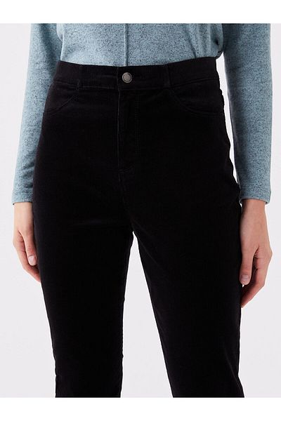 LC Waikiki LCW Slim Fit Damenhose aus geradem Samt