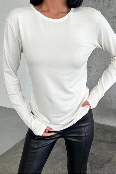 Epilons Άνετο και κομψό μακρυμάνικο πουλόβερ με λαιμόκοψη ελαστικό ύφασμα από βισκόζη χτενισμένο βαμβάκι εκρού