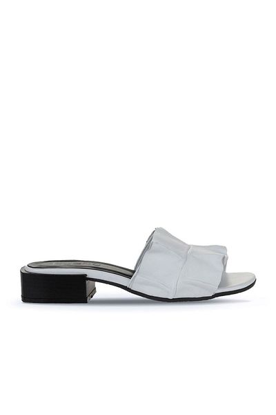 Bueno Shoes Γυναικείες λευκές δερμάτινες παντόφλες με τακούνι - 01ws4905