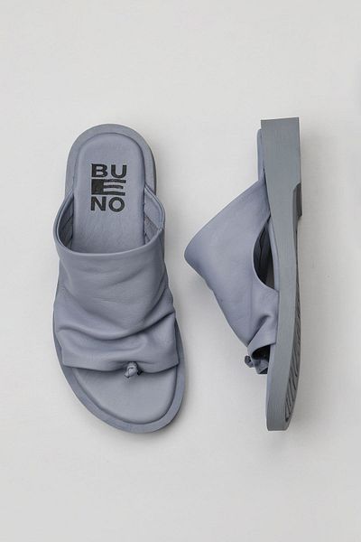 Bueno Shoes Flip-flops din piele albastră pentru femei - 01wy2910