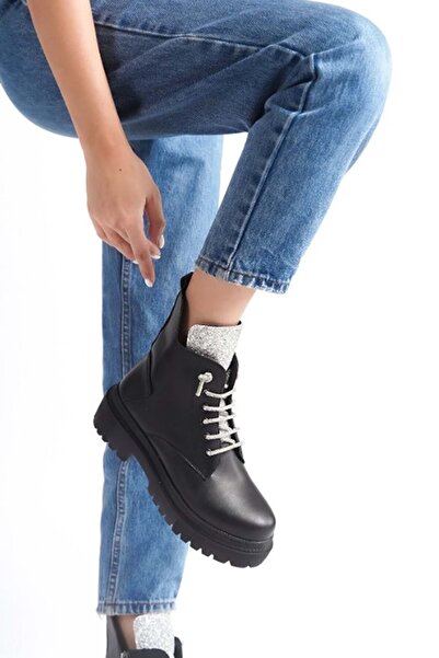 KOCAMANLAR Feles Taş Bağcık Detaylı Postal Kadın Bot SİYAH