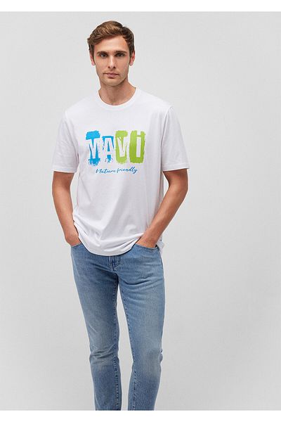Mavi Weißes T-Shirt mit Logo-Print, reguläre Passform / normaler Schnitt 0610632-620