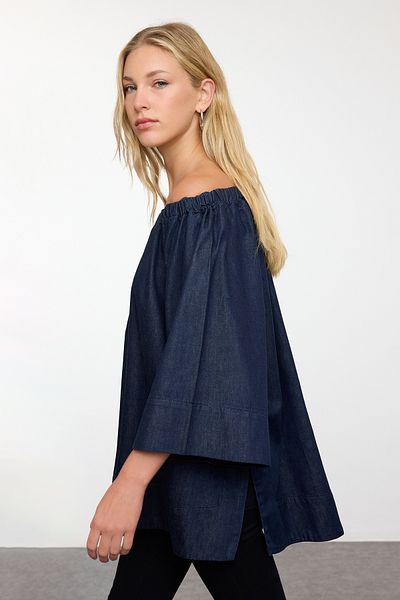 Trendyol Collection Granatowa bluzka jeansowa oversize z kołnierzykiem Carmen Twoaw25Bz00214