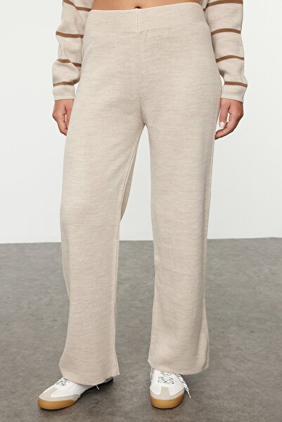 Trendyol Collection Bézs cipzáras, széles szabású kötöttáru szett - TWOAW24AU00025