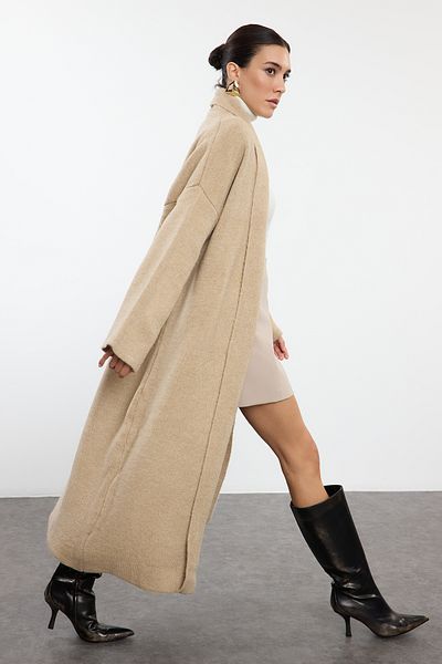 Trendyol Collection Beige Strick-Cardigan – weicher, strukturierter, dicker Basic-Mantel-Look TWOAW25HI00097