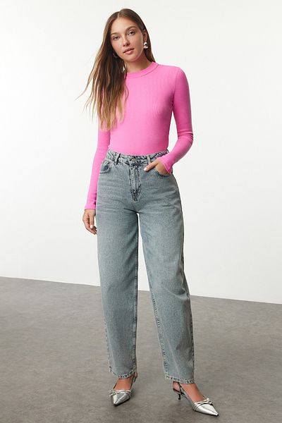 Trendyol Collection Rosa gerippter Stretch-Strickbody - Stehkragen, schmales Modell mit Druckknöpfen Twoaw20Bd0011