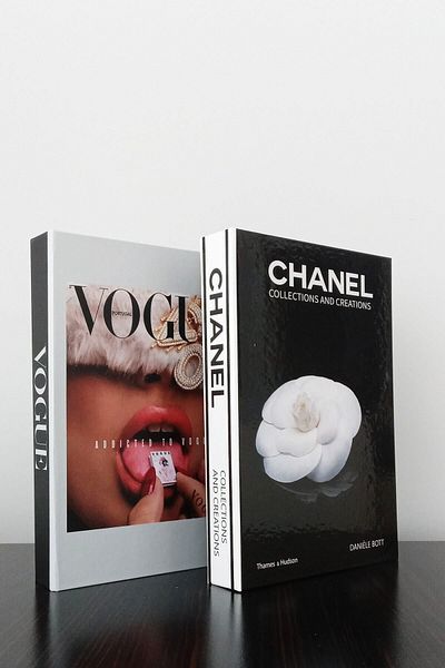 ndukkan Vogue Portugal and Black Rose Themed 2-Piece Decorative Book Box Set