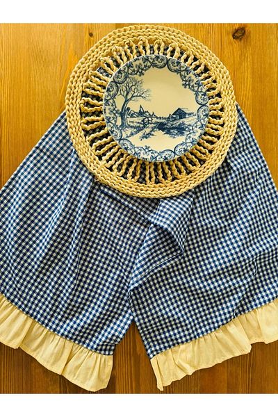 White Alamode Runner Gingham cu volane bleumarin - 40x140cm