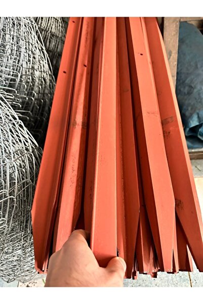 FAY TEL Çit Direği- 200 cm Yükseklik - 5 Delikli - Sivri Uçlu - 30x30x3mm - Boyalı -Tel Kazığı