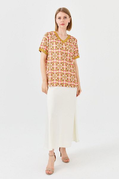 Desen Triko Tricou de damă, cu decolteu în V, din bumbac pieptănat, cu modele colorate, muștar