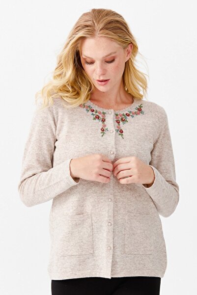 Desen Triko Women's Crew Neck Embroidered Buttoned Thin Cardigan V.beige