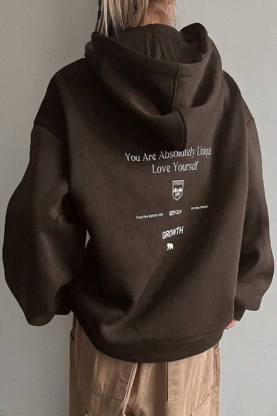 uyguntarz Braunes Calm Written Oversize-Sweatshirt für Damen