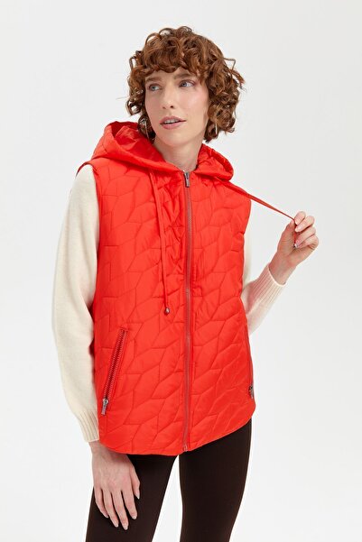 Desen Triko Жіночий жилет Oranj - з капюшоном, з листяним візерунком, короткий, стьобаний