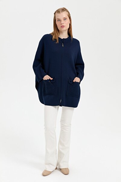 Desen Triko Kadın Dik Yaka Cebi Gül İşlemeli Fermuarlı Kısa Panço Lacivert