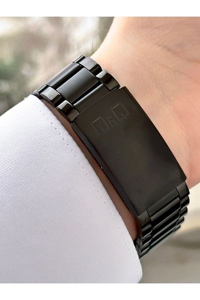 Q&Q 3g413 Men's Wristwatch