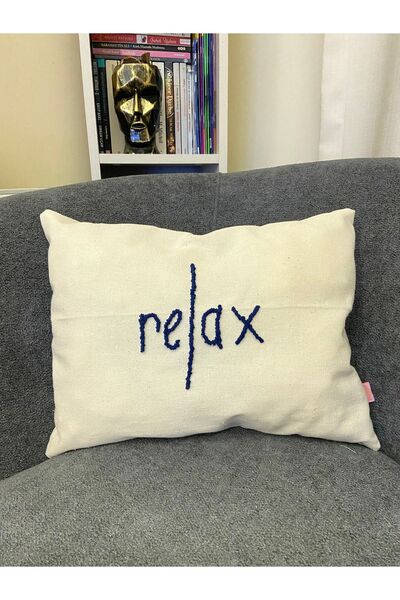 Les Passent Изпрана ленена възглавница в тъмносин цвят с мото „Relax” и бродерия