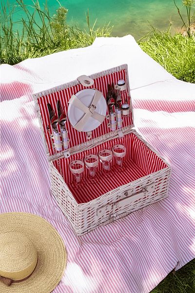 Perotti Picno Italy - 4-Person Wicker Red Picnic Basket, Portable Accessory Basket and Lined Strip