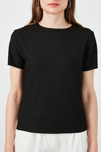 Lela Γυναικεία μπλούζα με λεπτομέρεια με λαιμόκοψη με σκίσιμο 5863431