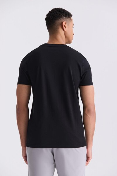 Jakamen Μαύρο Slim Fit T-shirt με στρογγυλή λαιμόκοψη