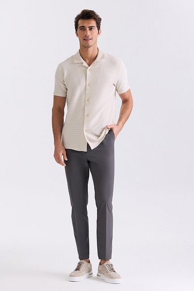 Jakamen Μπεζ Slim Fit πουκάμισο με λεπτομέρεια με κουμπιά γιακά