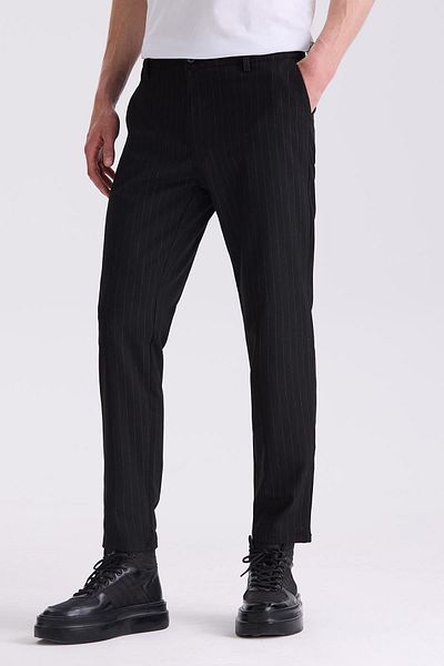 Jakamen Μαύρο Slim Fit ριγέ παντελόνι από καμβά