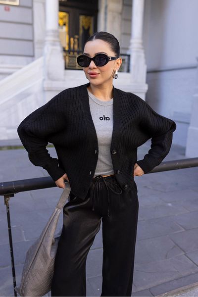 Askı Nişantaşı Black Bat Sleeve Bone Button Detailed Crop Cardigan