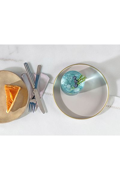 Madame Coco Dory Round Presentation Tray - Practical and Stylish Design