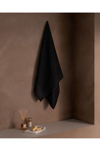Madame Coco Lina Bath Towel - Stylish and Functional Design