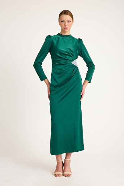 Olcay Rochie de seara din satin VERDE - cu detaliu de piatra si accesorii pli...