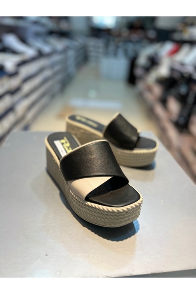 Hacıoğlu Ayakkabı Γυναικείες παντόφλες Punto με μονό λουράκι με σόλα με επένδυση