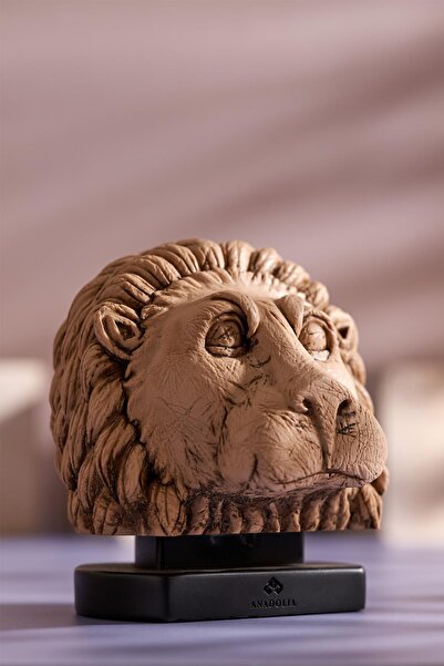 Anadolia Nemrut Aslan Başı Heykeli