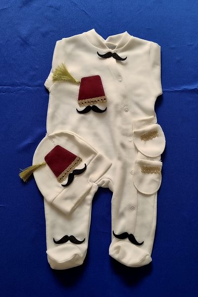 Trade Bazaar Petite Pompom Baby Baby Boy Jumpsuit Set/Hospital Exit with Mesh and Mustache