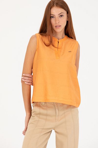 U.S. Polo Assn. Tricou portocaliu fără mâneci cu decolteu în V pentru femei 50263674 -VR051