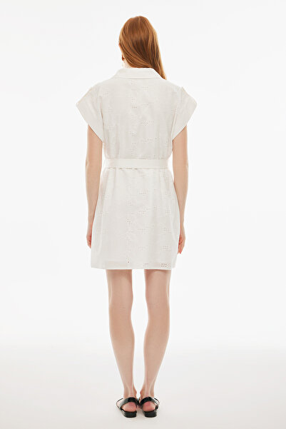 Perspective Emrick Regular Fit Κοντό Μήκος Χαμηλό Μανίκι γιακάς Εκρού Φόρεμα