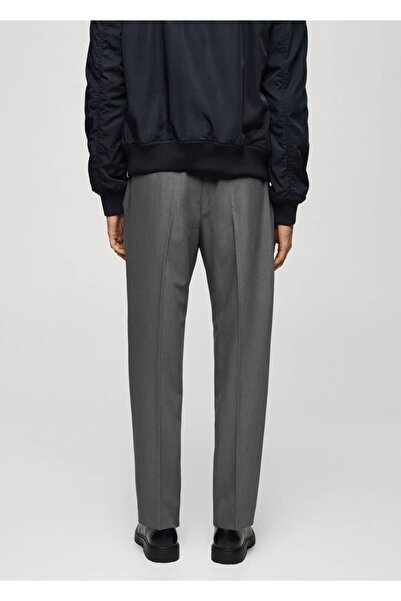 MANGO Man Regular fit akıcı pilili pantolon