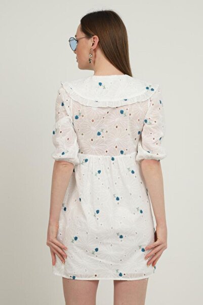 Elbee Fashion Woman Сукня з коміром-стійкою та вишивкою