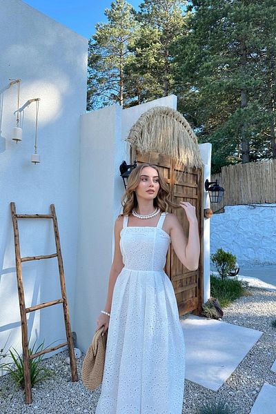 Elbee Fashion Woman Κεντητό Φόρεμα με Εξάρτημα Ζαρτιέρας