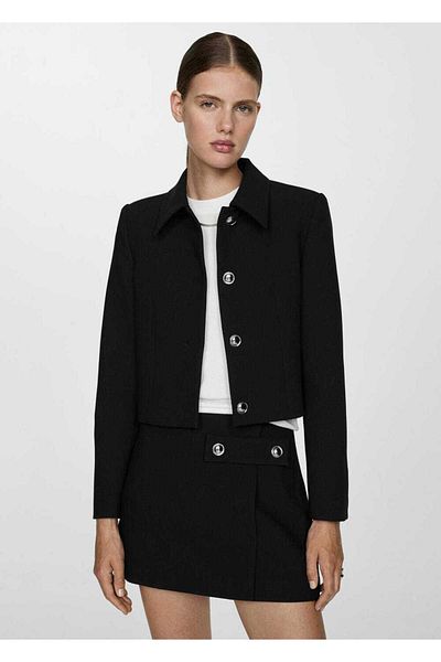 MANGO Woman Geknöpfte, verkürzte Jacke
