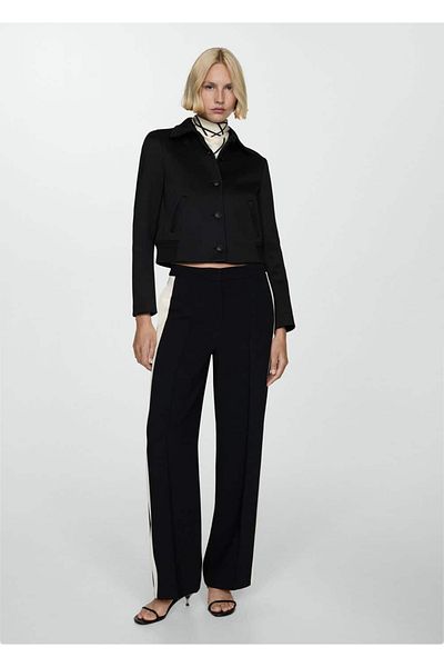 MANGO Woman Geknöpfte, gerade geschnittene Jacke